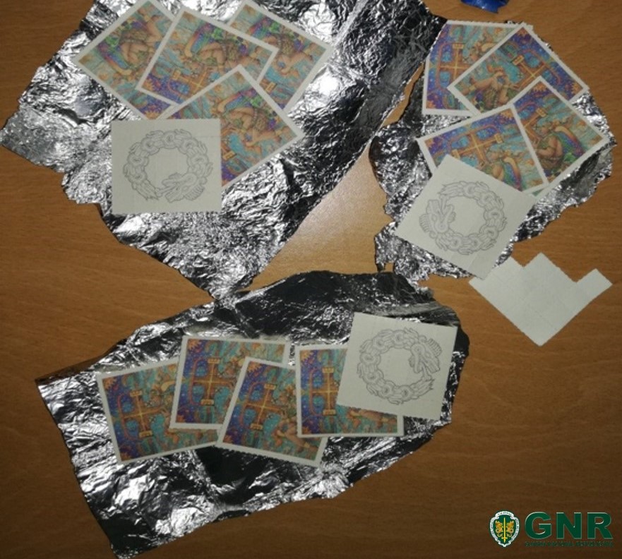 Acidente leva à apreensão de 385 selos de LSD em Portimão