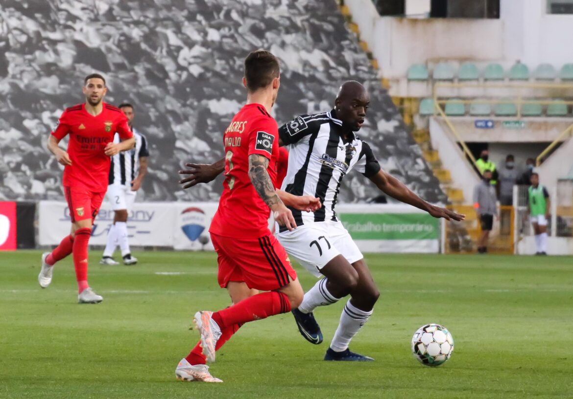 Beto até marcou primeiro, mas Benfica acabou a golear Portimonense